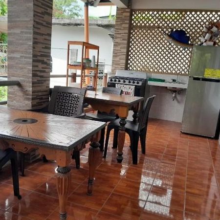 Hotel El Pez Dorado نهر دولسي المظهر الخارجي الصورة